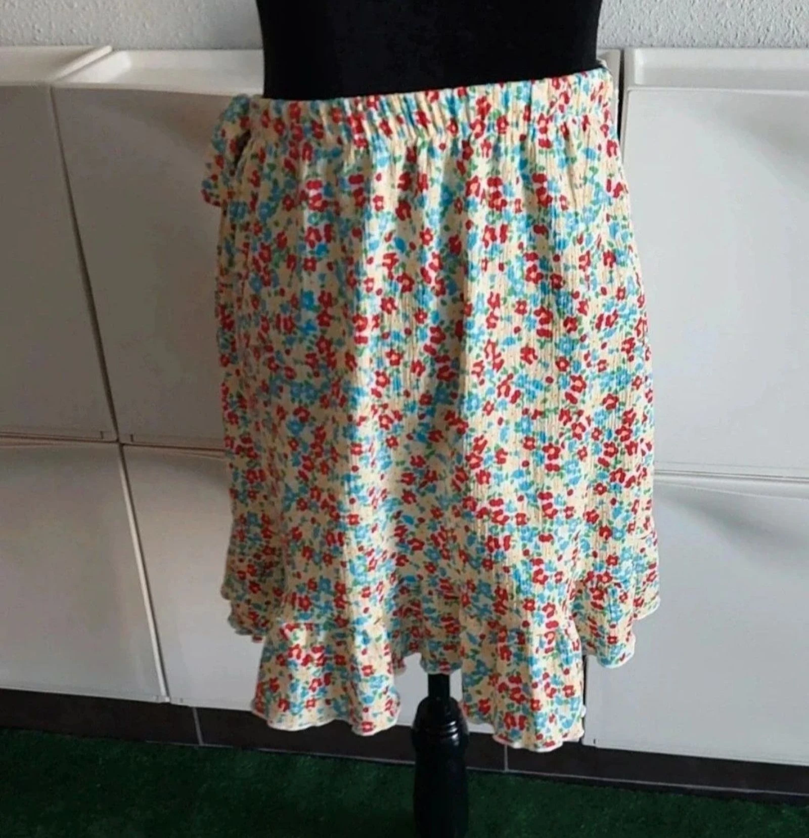 🏵bonita falda colorida talla L🏵 – photo 3